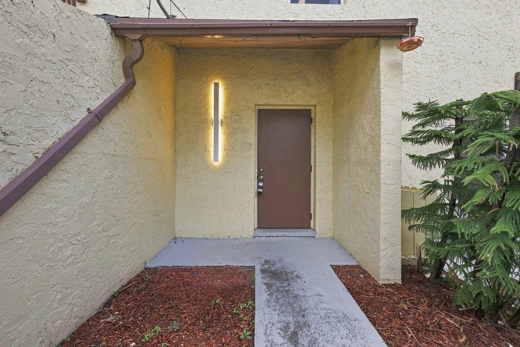 Photo of 4408 NW 4TH Avenue, Deerfield Beach, FL 33064 (MLS # B26061890)