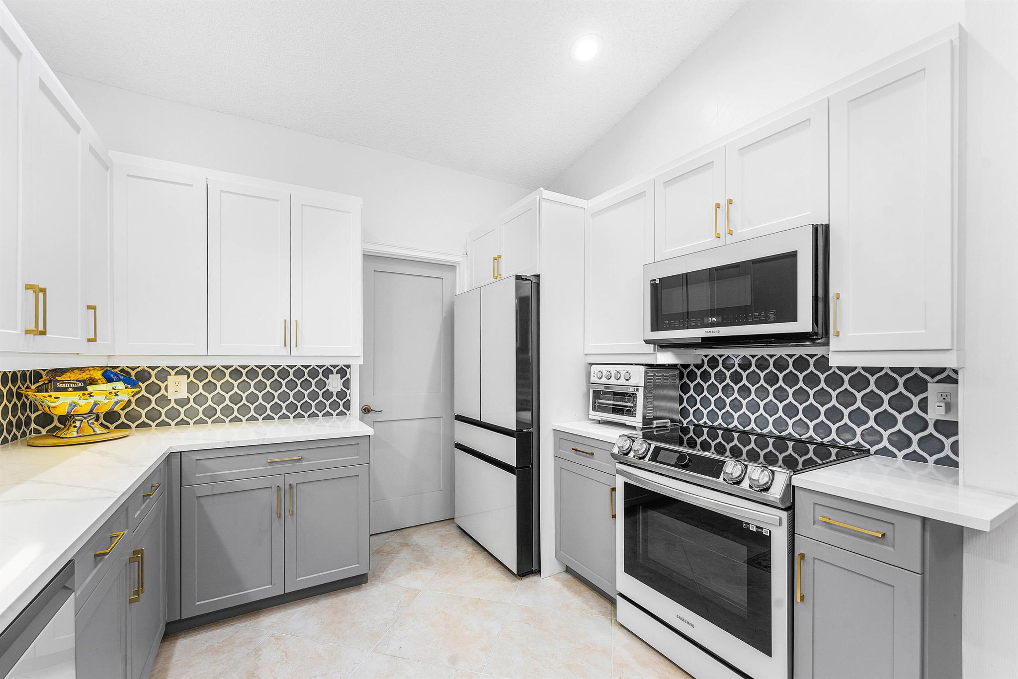 RAINBERRY BAY - Residential