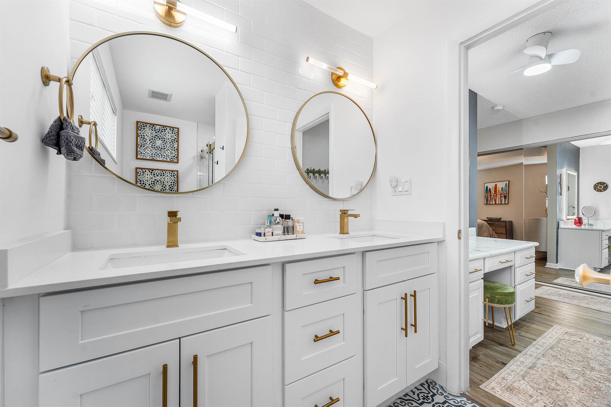 RAINBERRY BAY - Residential