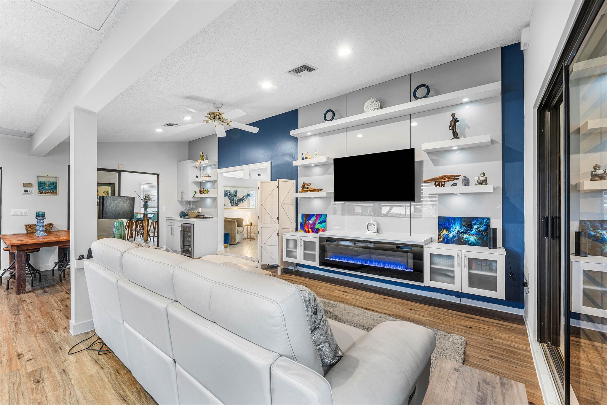 RAINBERRY BAY - Residential