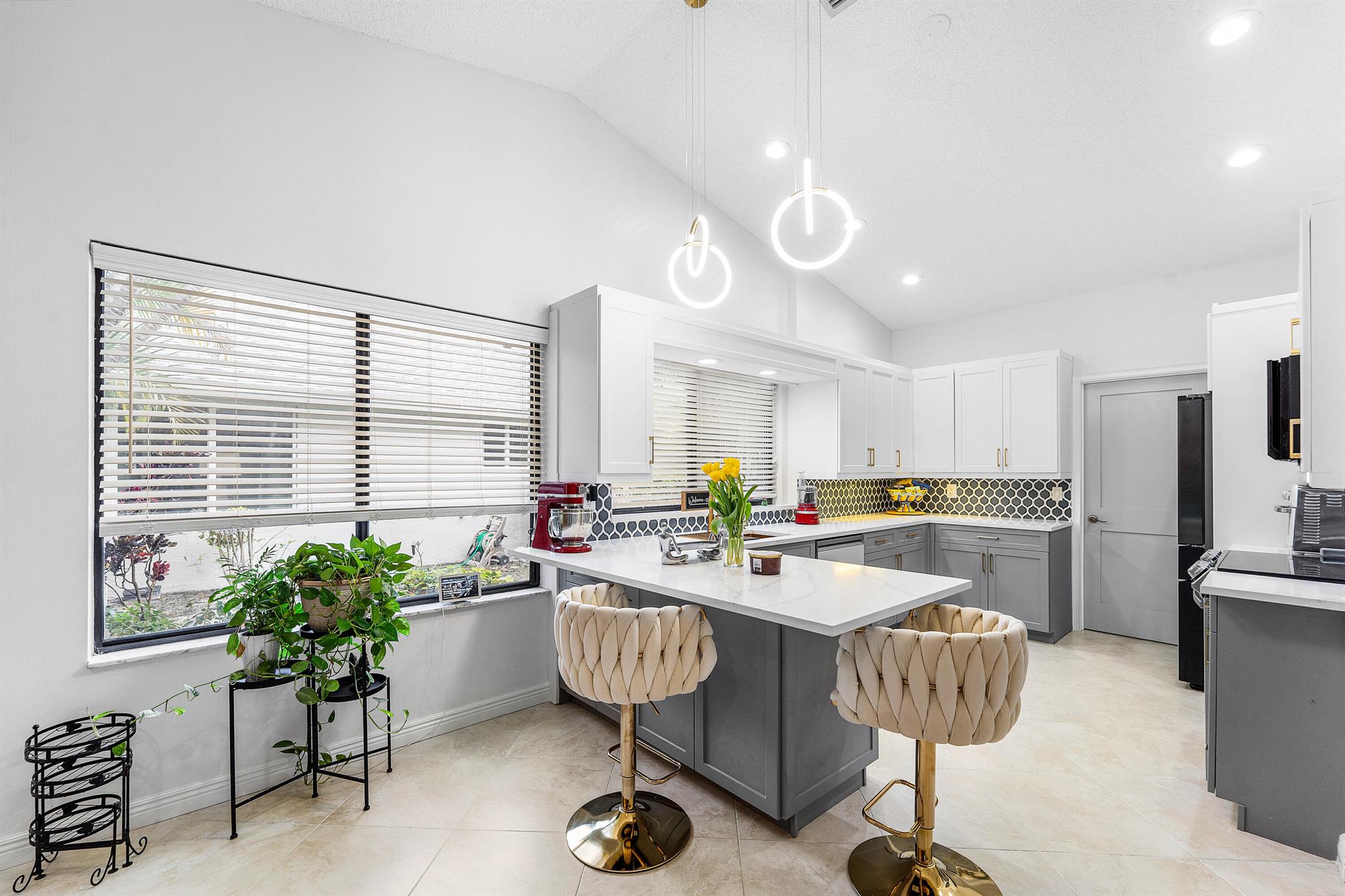 RAINBERRY BAY - Residential