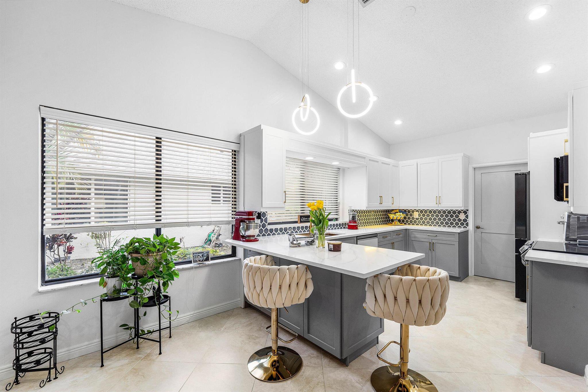 RAINBERRY BAY - Residential