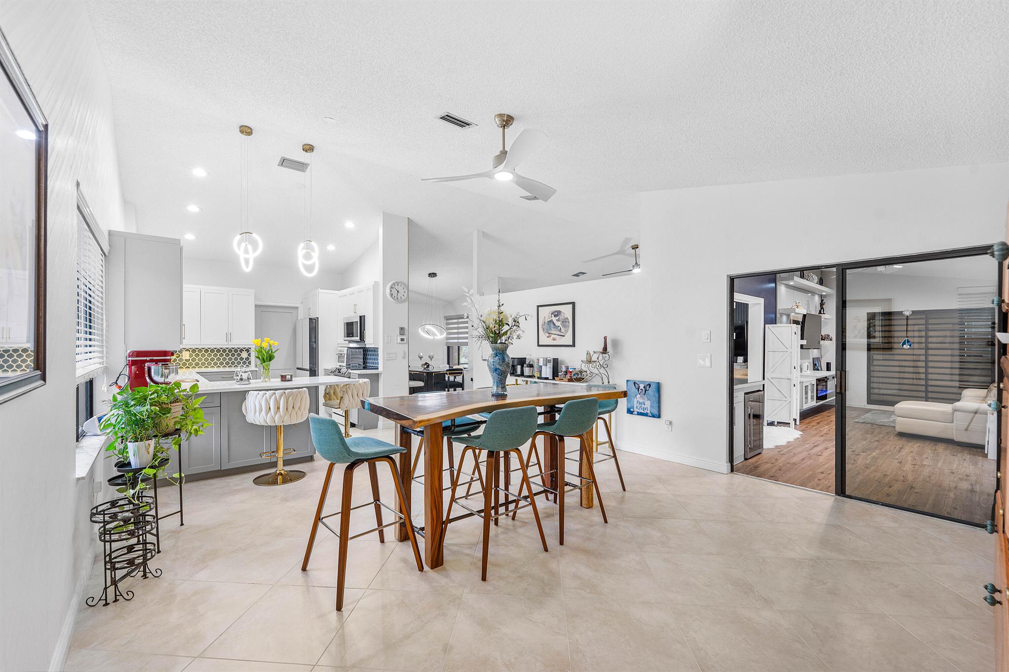 RAINBERRY BAY - Residential