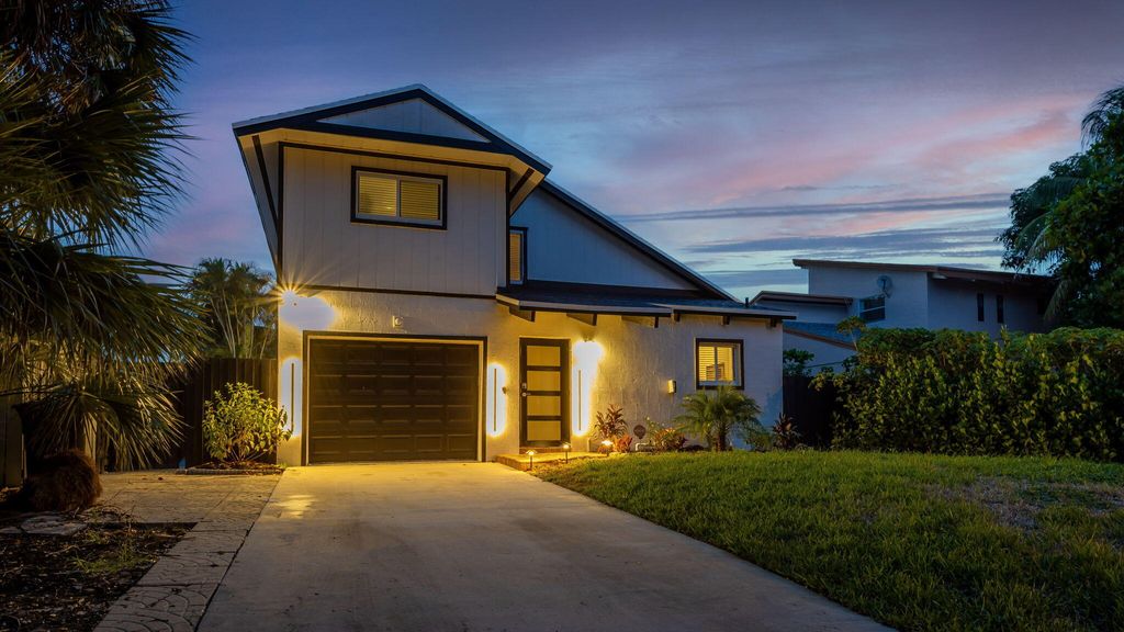 Photo of 2541 Southridge Road, Delray Beach, FL 33444 (MLS # B26022397)