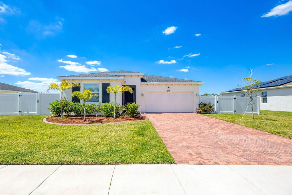 Photo of 7568 NW Deysbrook Lane, Port Saint Lucie, FL 34987 (MLS # R11085191)