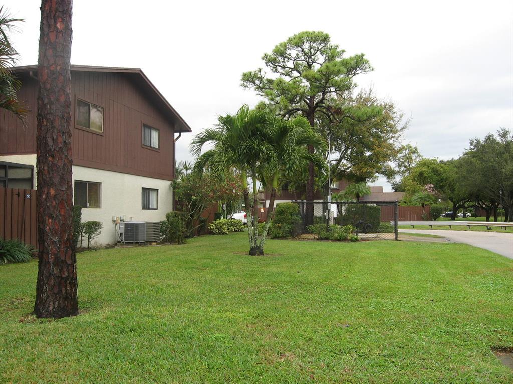 THE COUNTRY - Residential