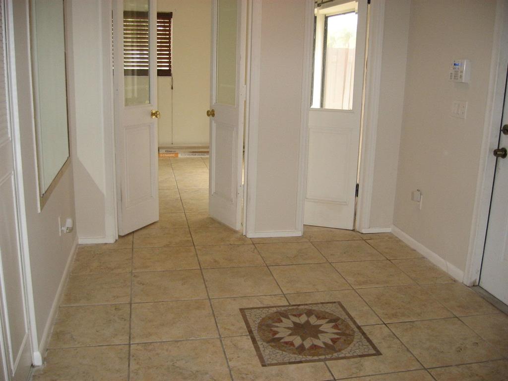 THE COUNTRY - Residential