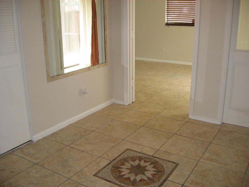 THE COUNTRY - Residential