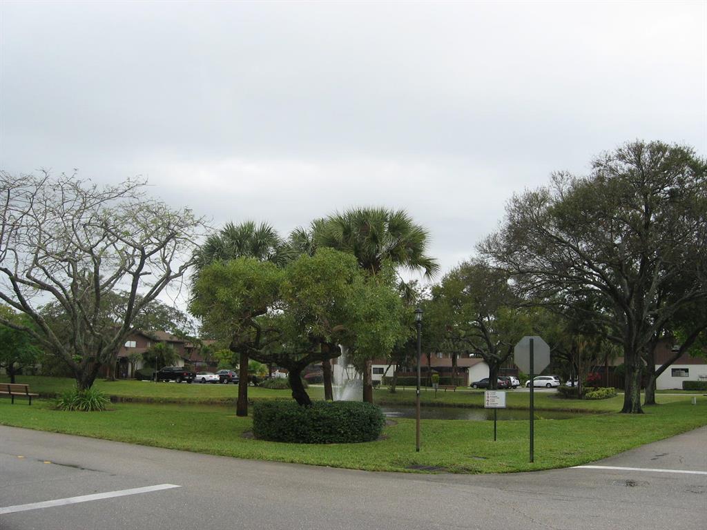 THE COUNTRY - Residential