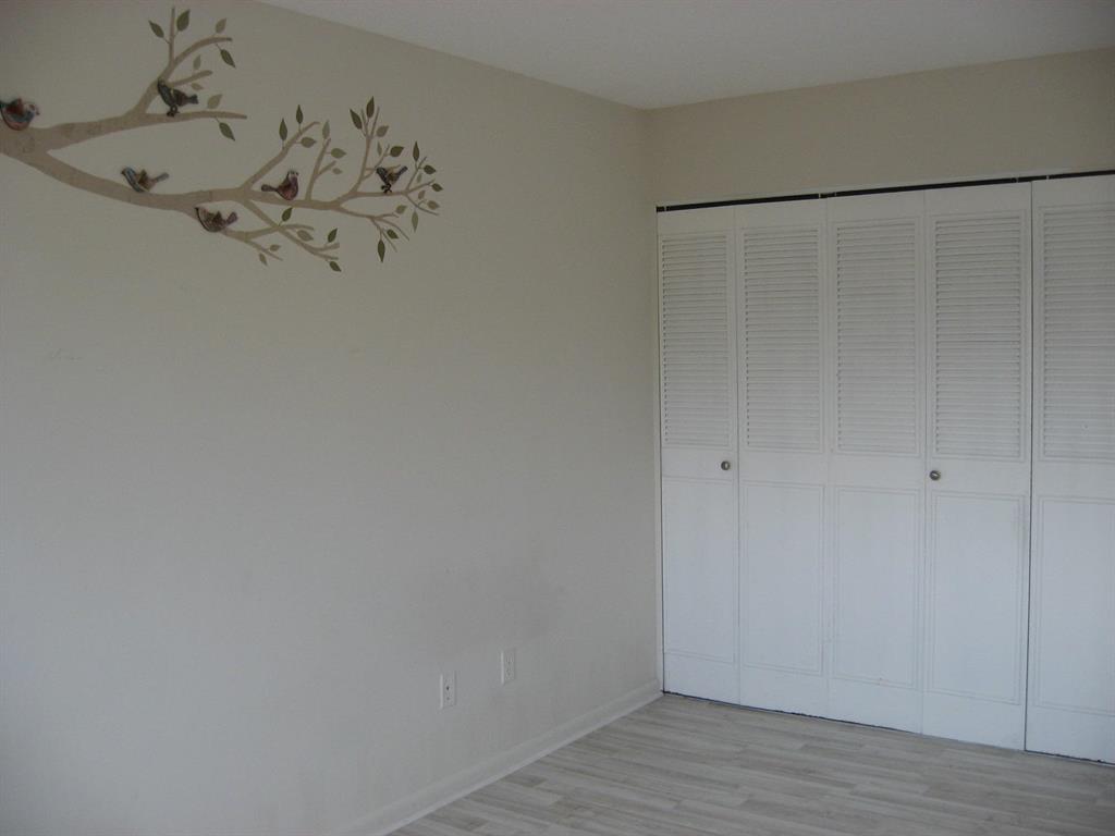 THE COUNTRY - Residential