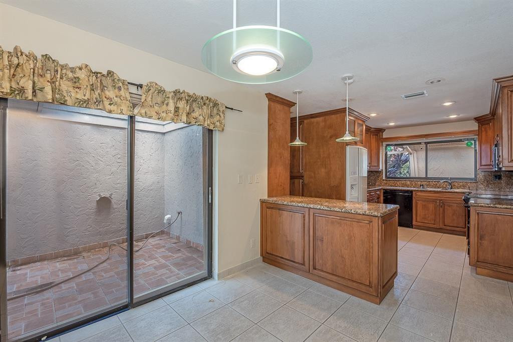 VILLA RESIDENCES OF EMERA - Residential