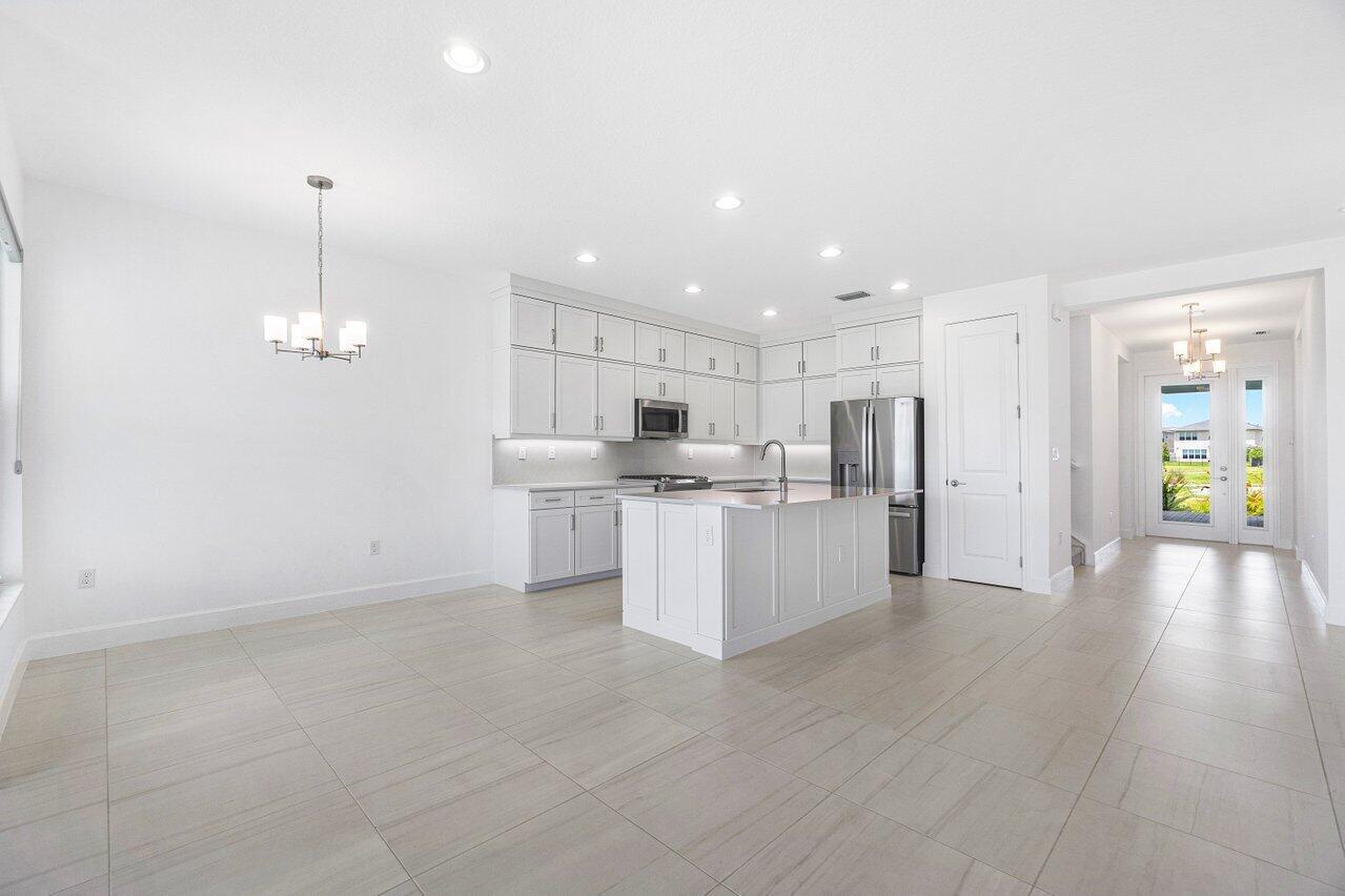 ARDEN PUD POD G SOUTH - Residential Lease