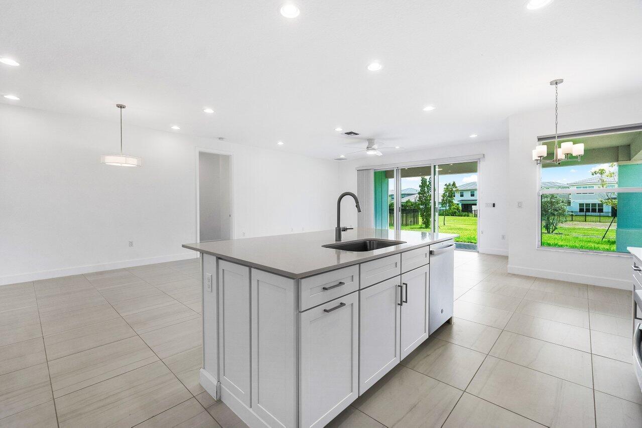 ARDEN PUD POD G SOUTH - Residential Lease