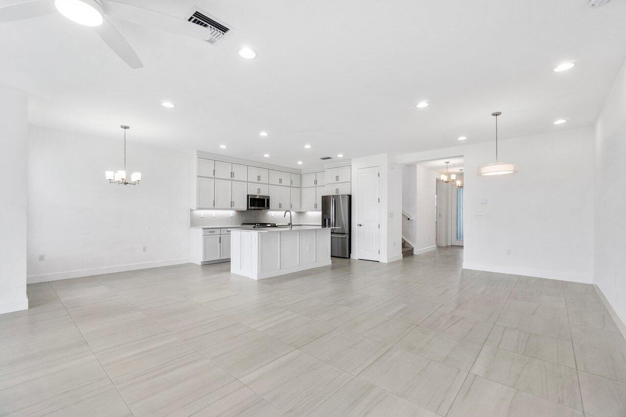 ARDEN PUD POD G SOUTH - Residential Lease