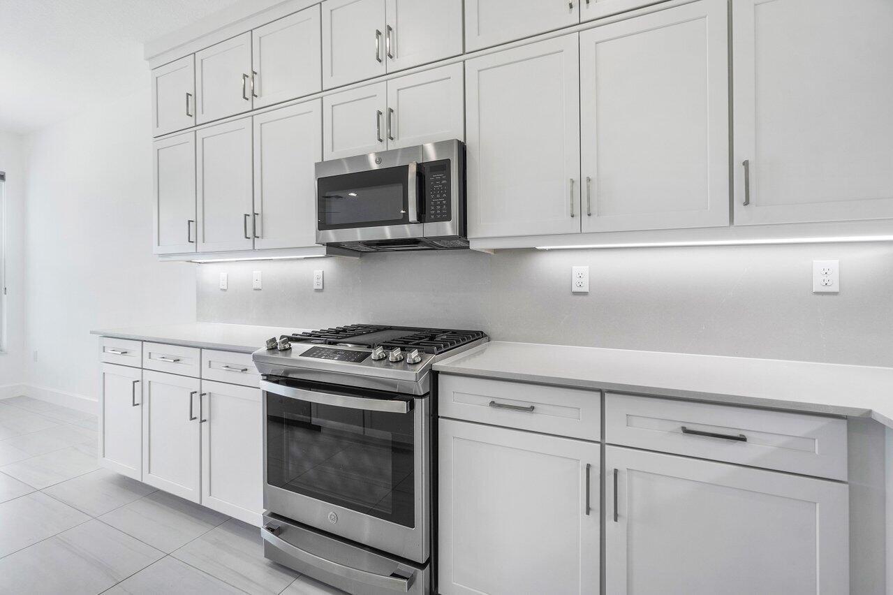 ARDEN PUD POD G SOUTH - Residential Lease