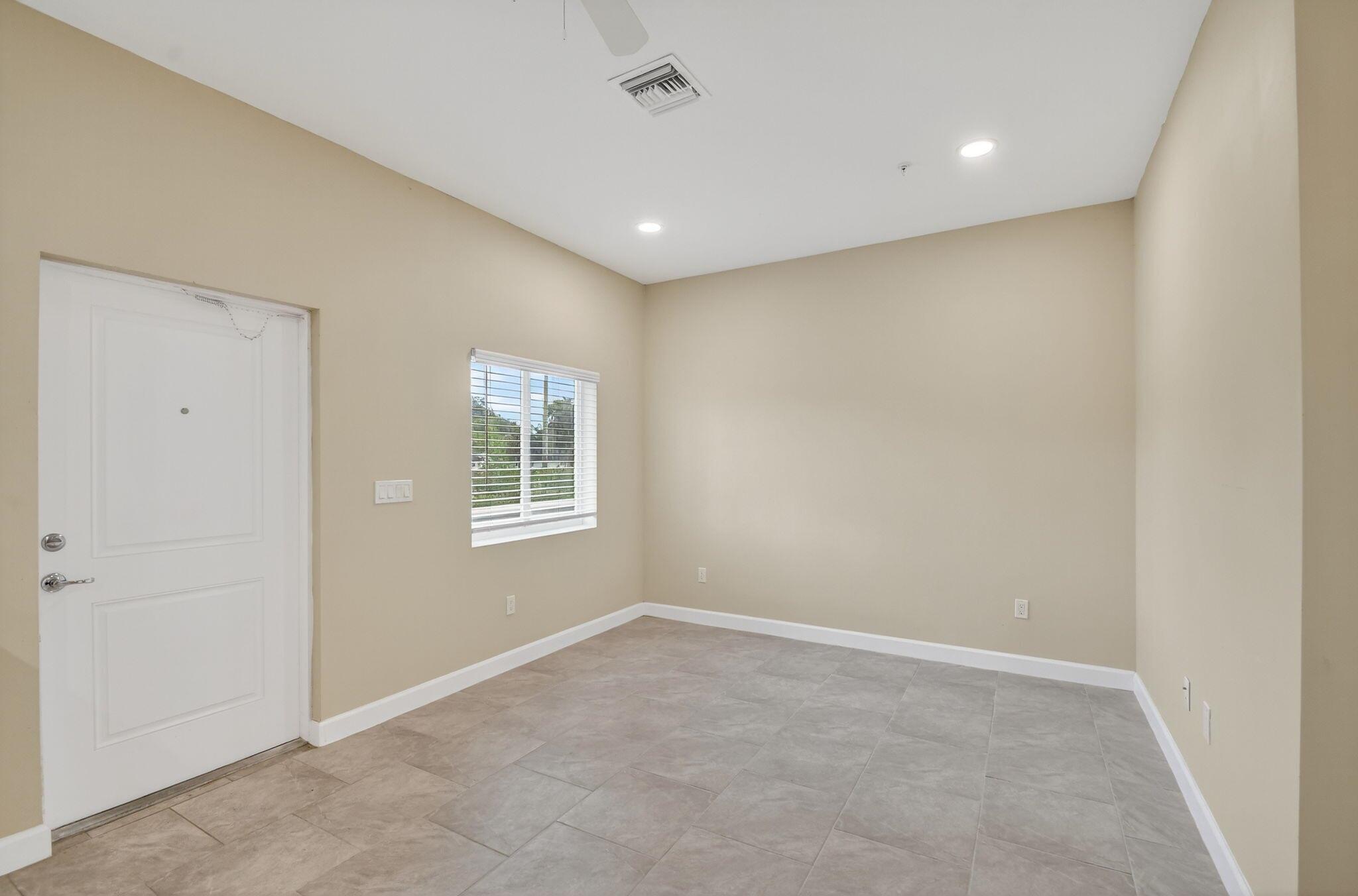 PALM BEACH FARMS CO 7 - Residential Lease