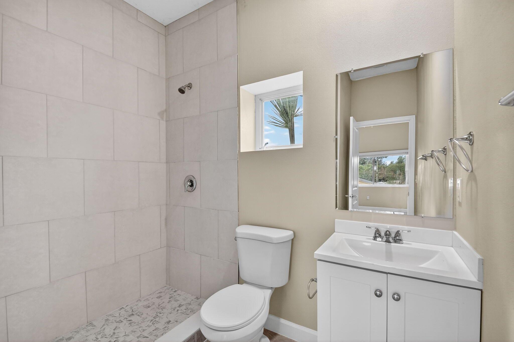 PALM BEACH FARMS CO 7 - Residential Lease