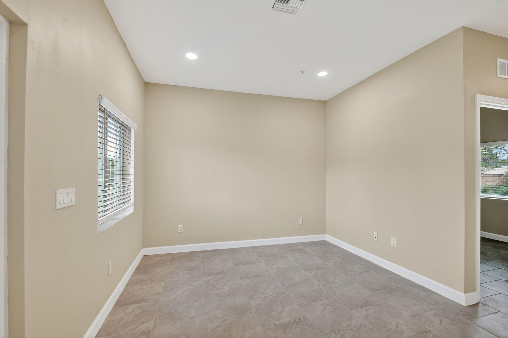 PALM BEACH FARMS CO 7 - Residential Lease