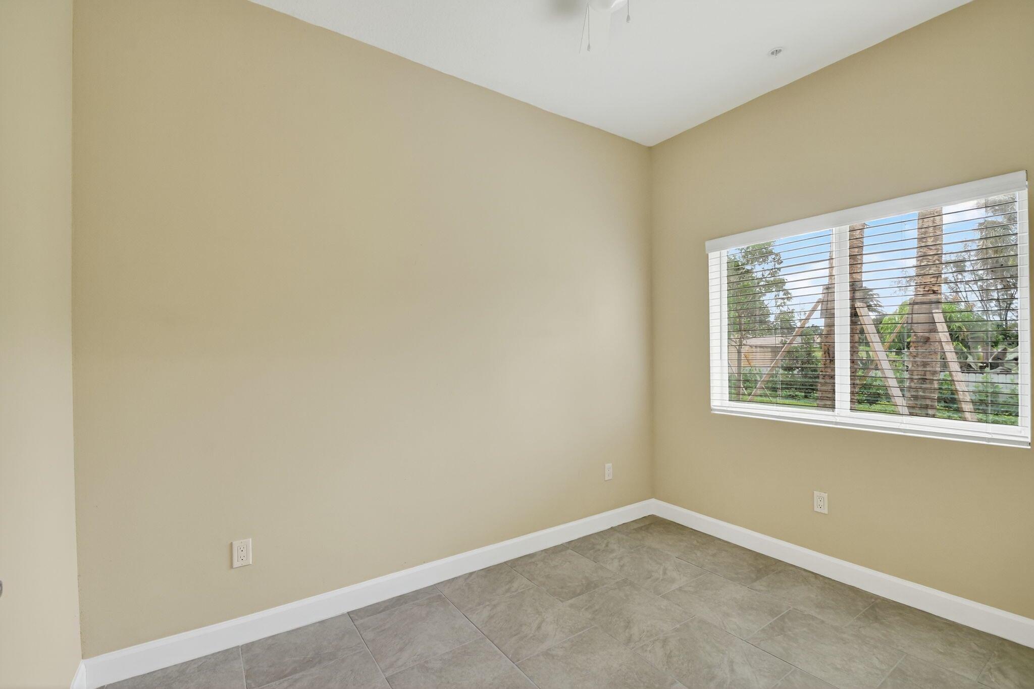 PALM BEACH FARMS CO 7 - Residential Lease