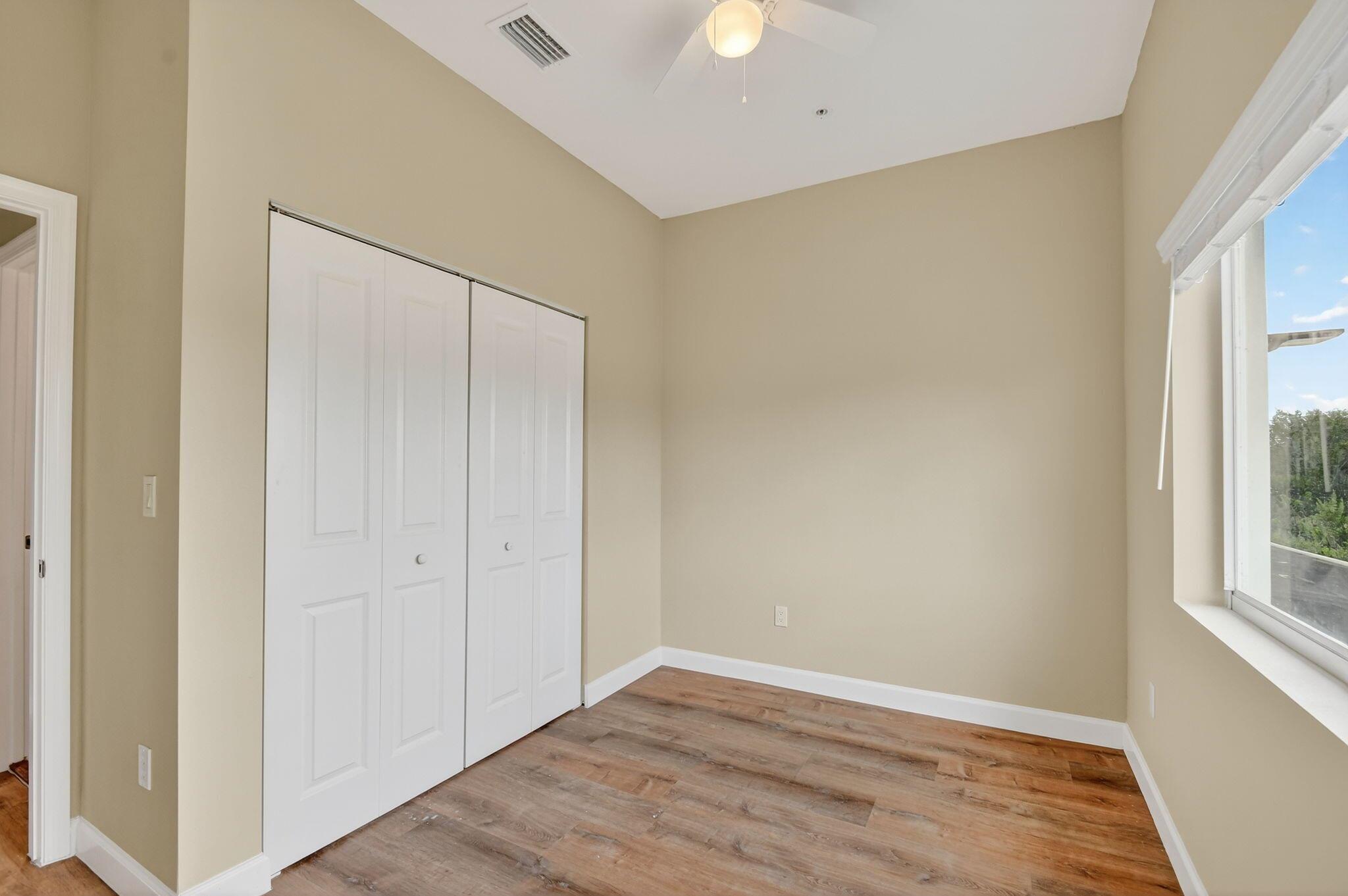 PALM BEACH FARMS CO 7 - Residential Lease