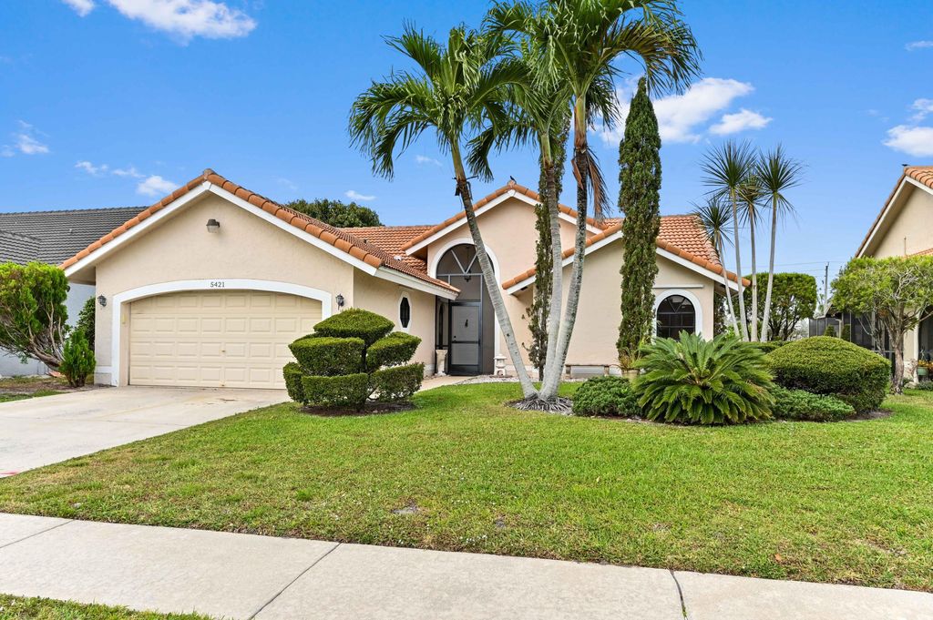 Photo of 5421 Helene Circle, Boynton Beach, FL 33472 (MLS # B26046266)