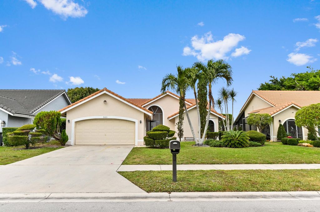 Photo of 5421 Helene Circle, Boynton Beach, FL 33472 (MLS # B26046266)