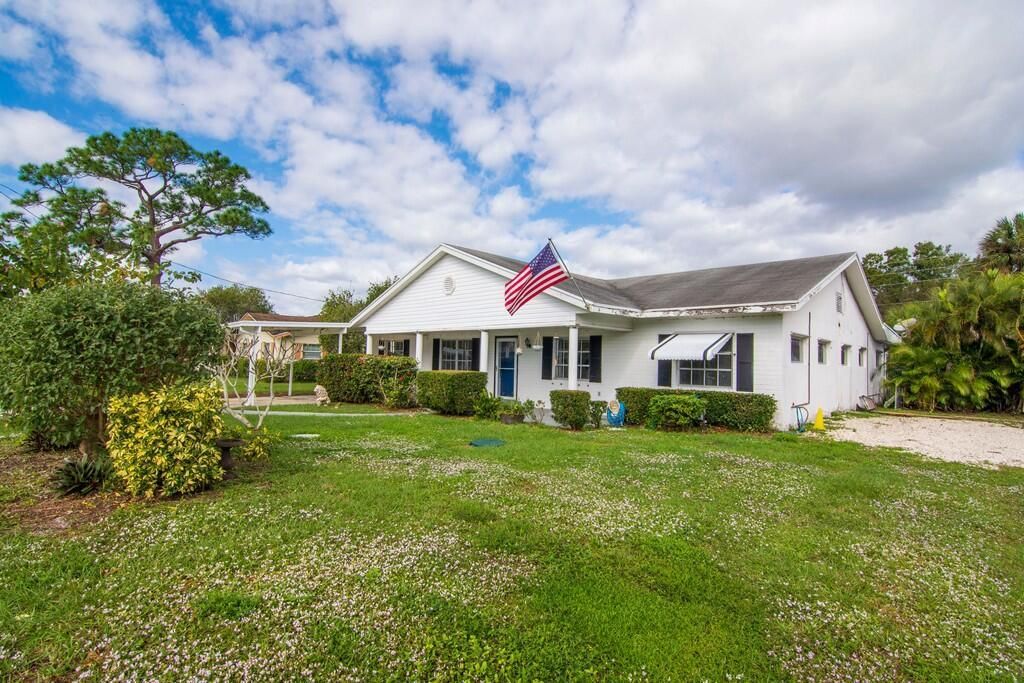 Photo of 4008 Greenwood Drive, Fort Pierce, FL 34982 (MLS # R10756357)