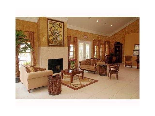 ROYAL POINCIANA CONDO - Residential Lease