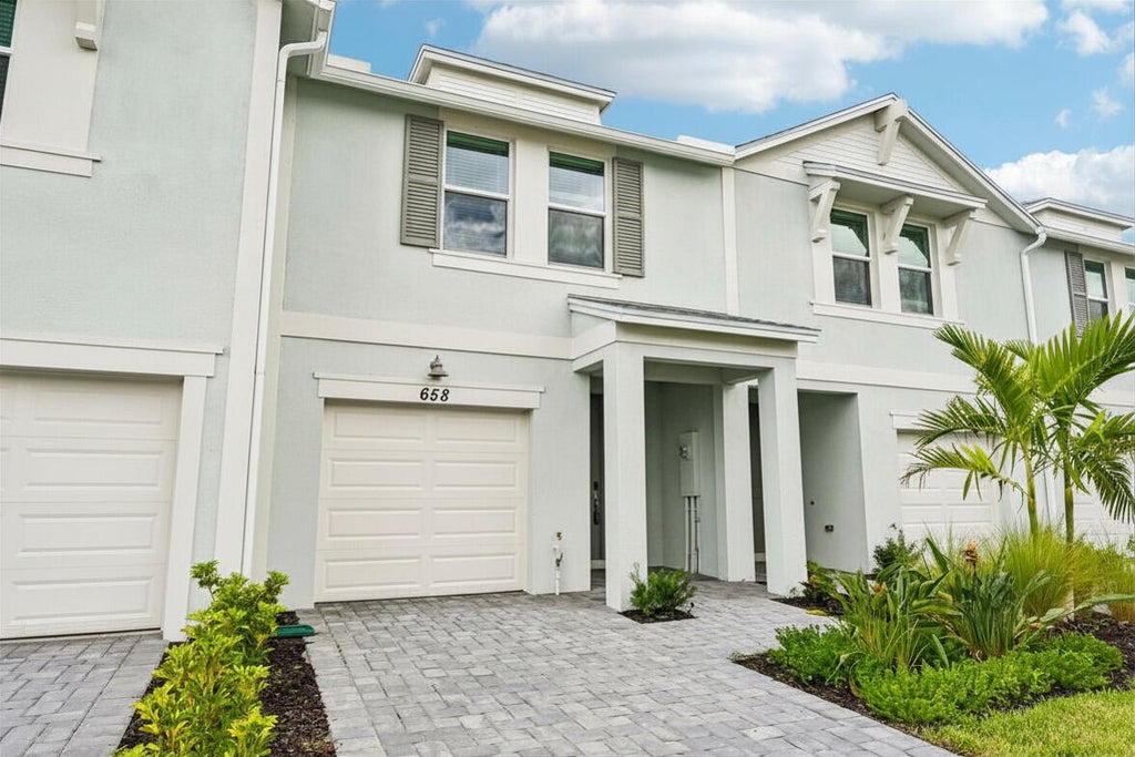 Photo of 658 Salisbury Circle, Fort Pierce, FL 34982 (MLS # B26067321)