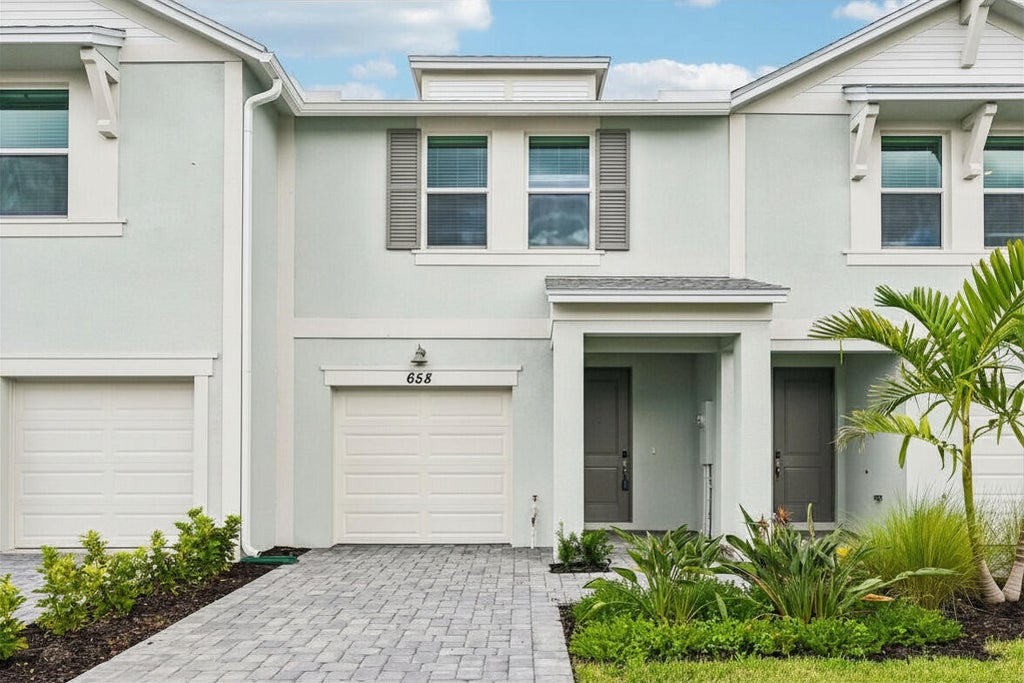 Photo of 658 Salisbury Circle, Fort Pierce, FL 34982 (MLS # B26067321)