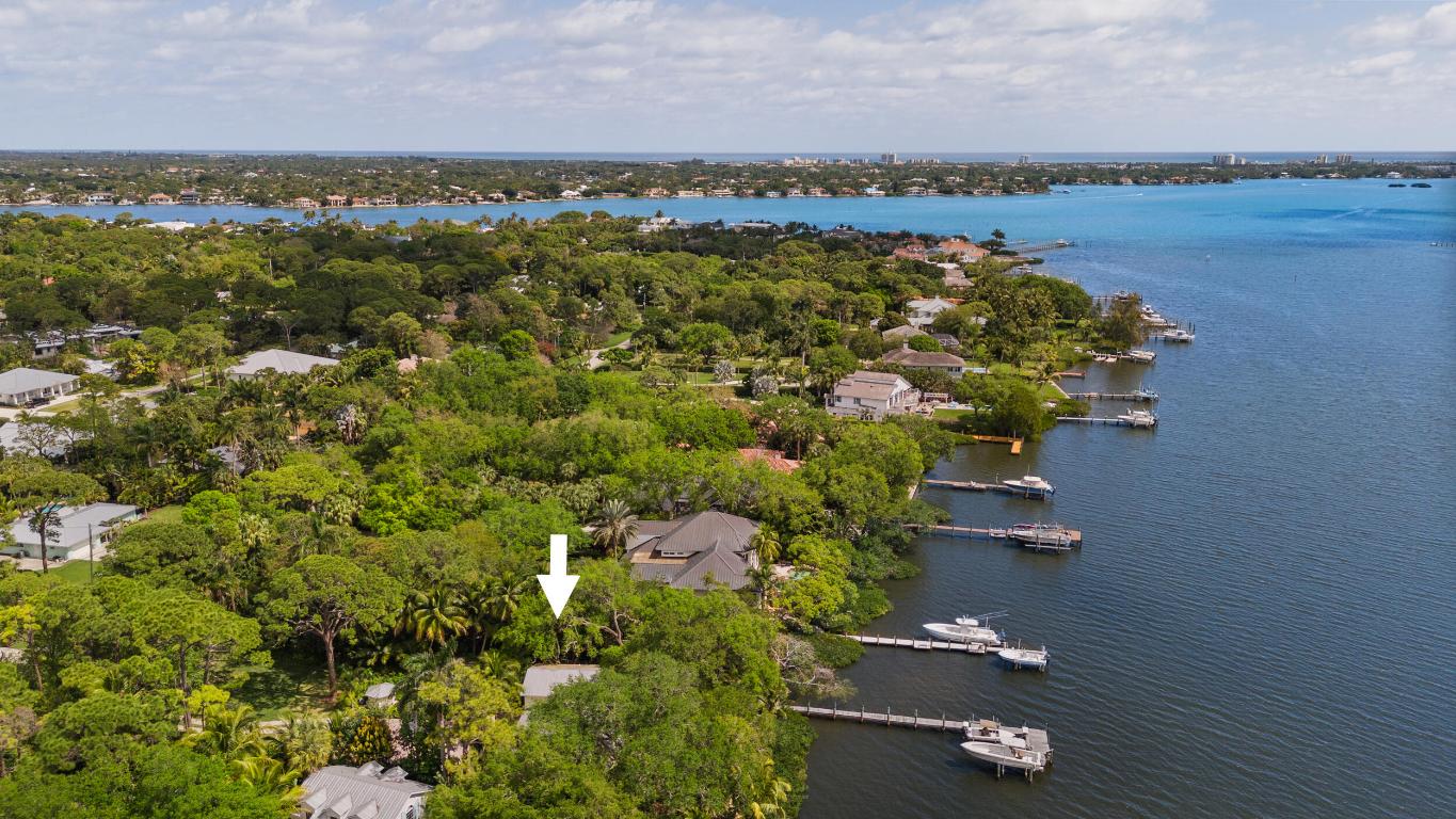 PENNOCK POINT - Land