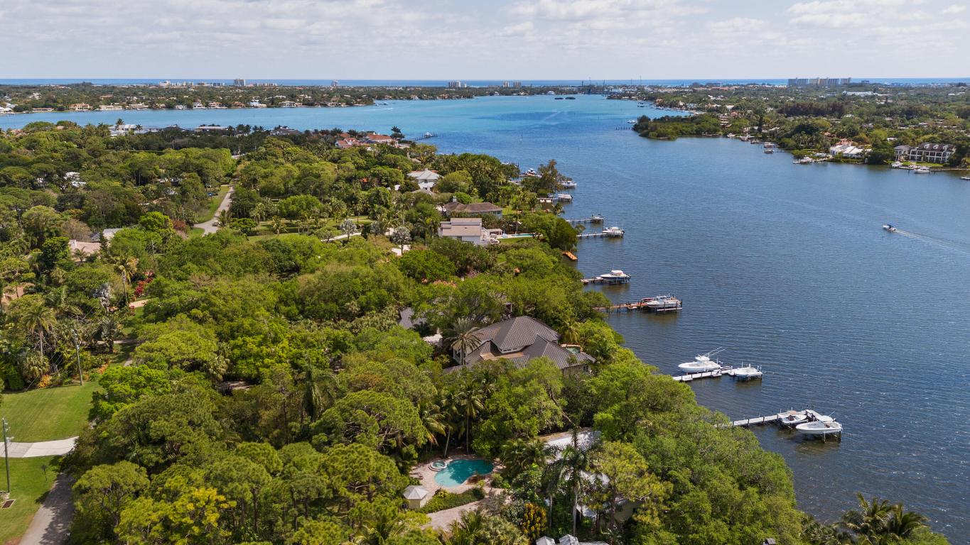 PENNOCK POINT - Land