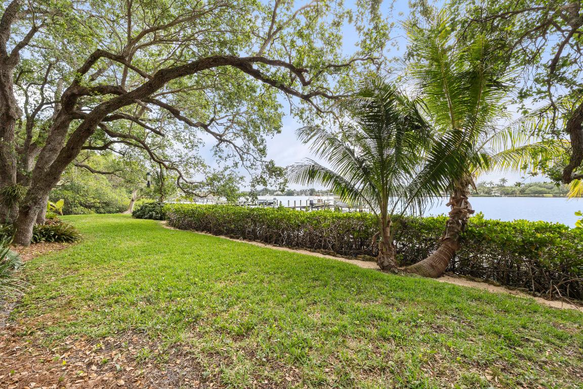 PENNOCK POINT - Land