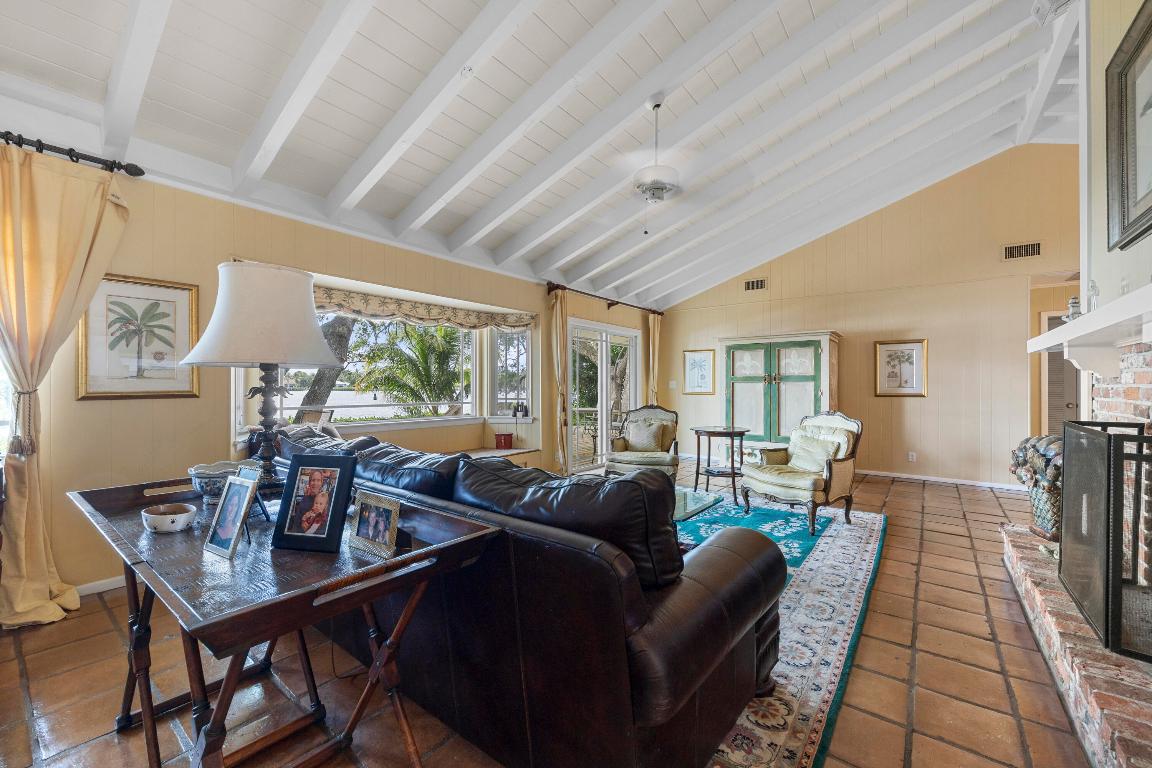 PENNOCK POINT - Land