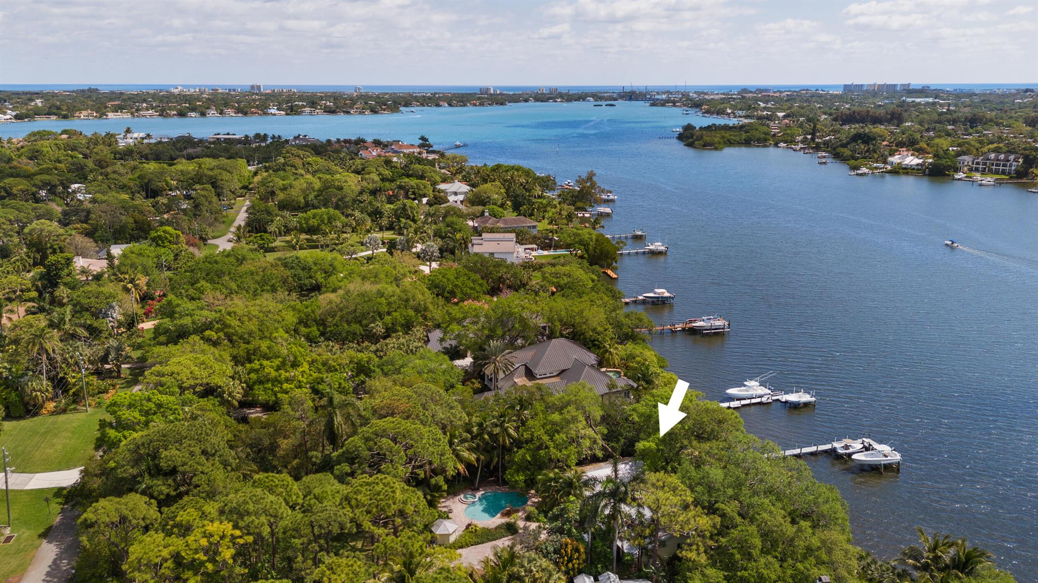 PENNOCK POINT - Land