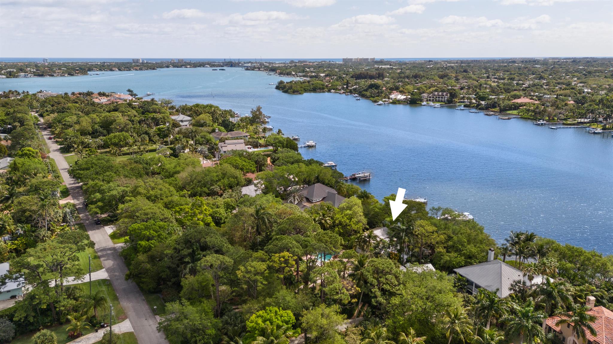 PENNOCK POINT - Land