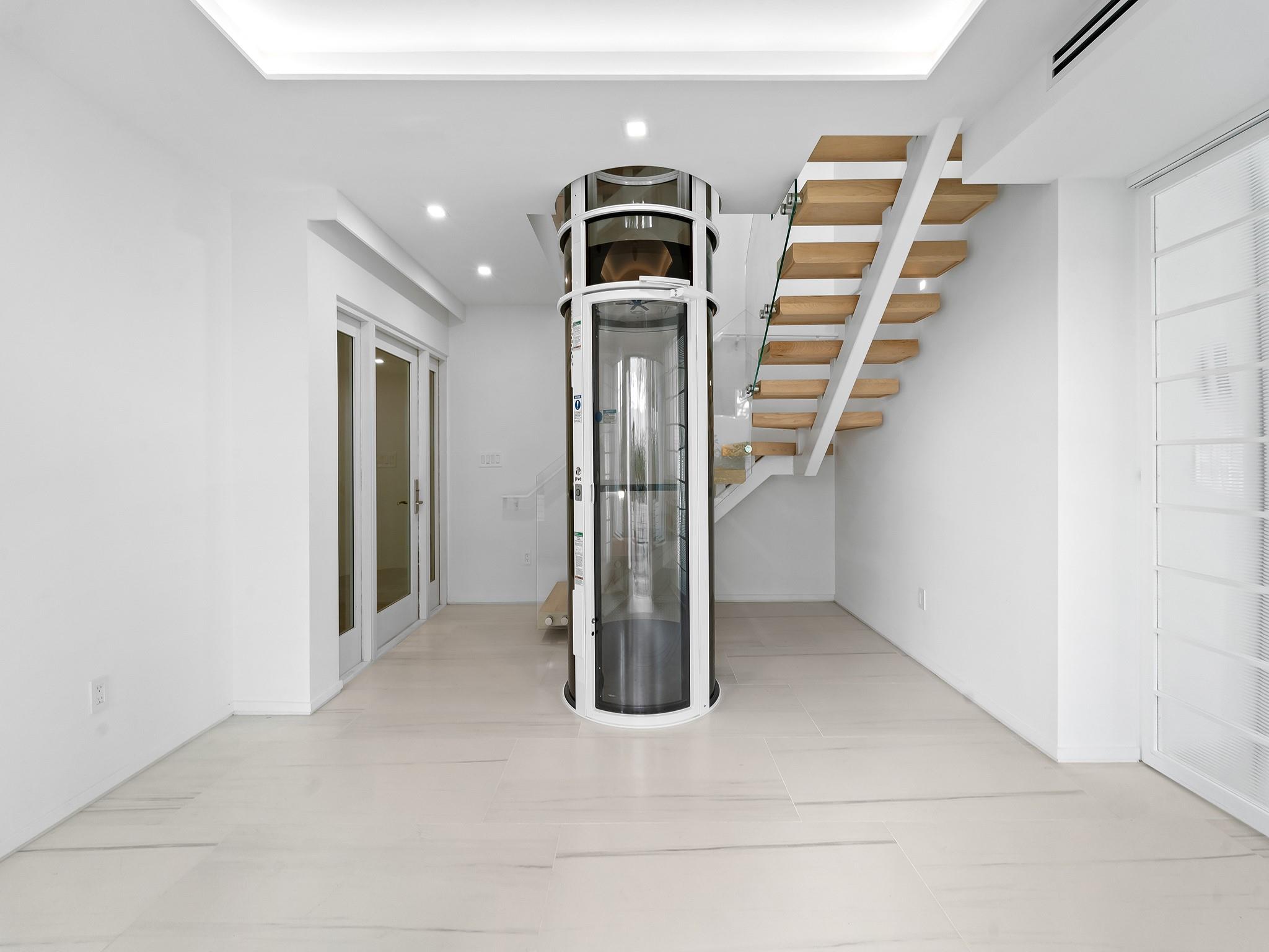 423 Hendricks Isle - Residential