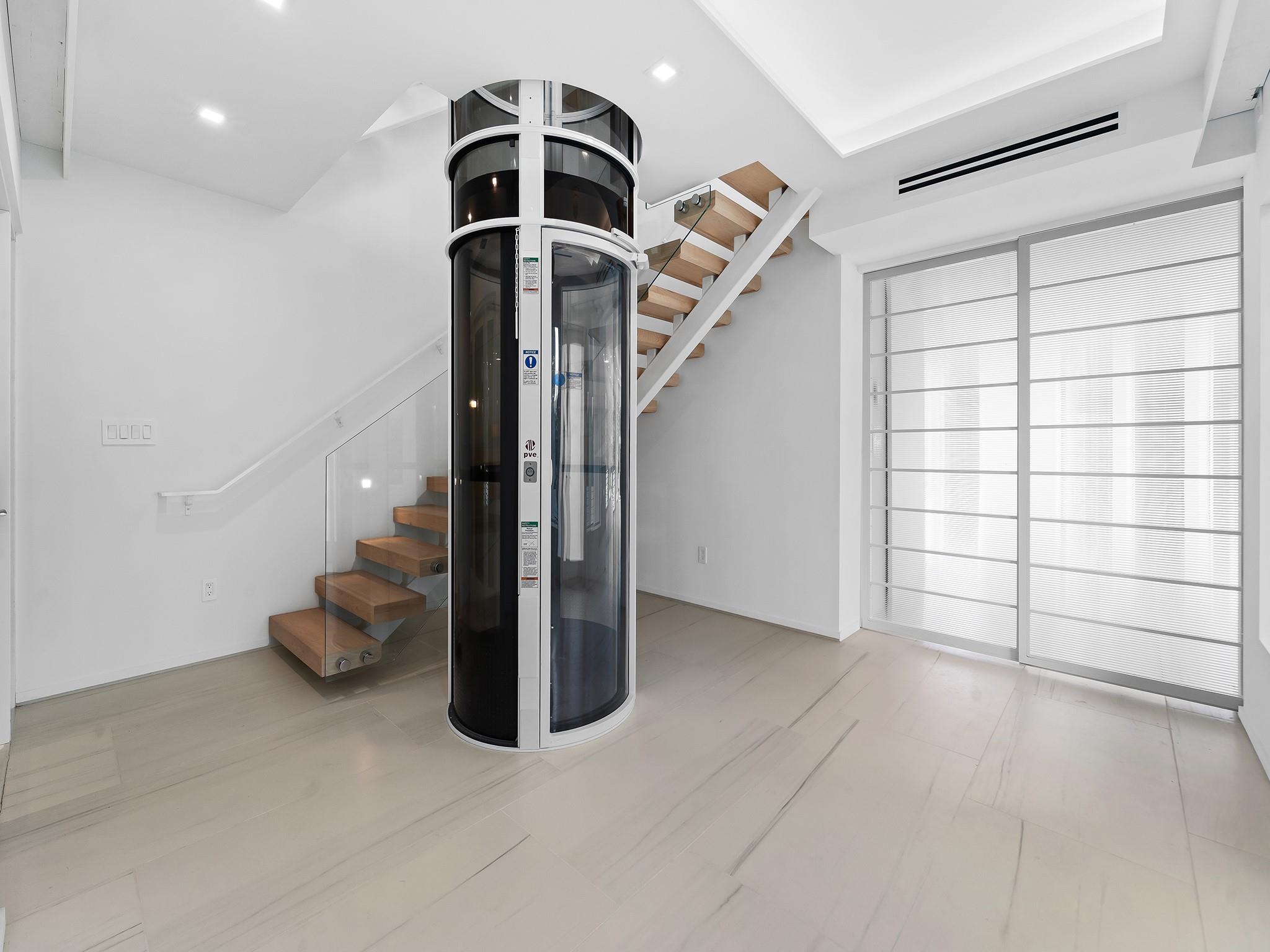 423 Hendricks Isle - Residential