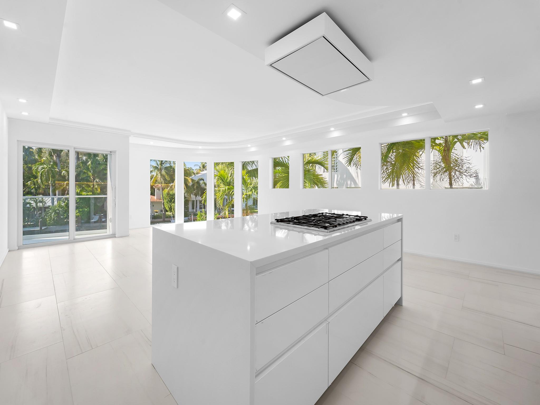 423 Hendricks Isle - Residential