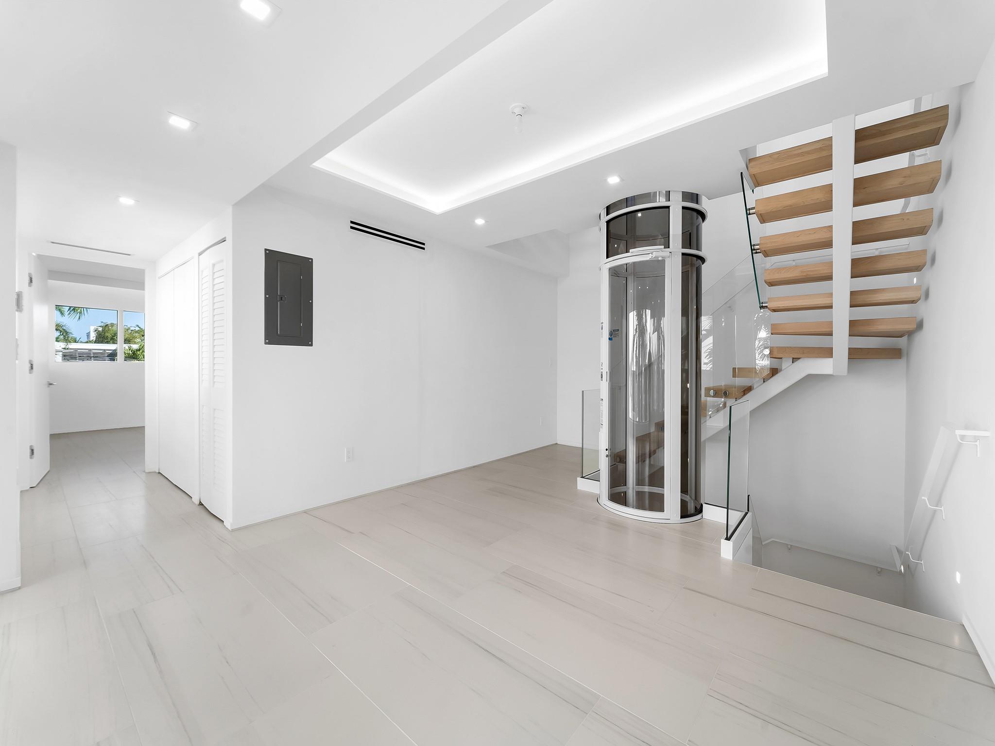 423 Hendricks Isle - Residential