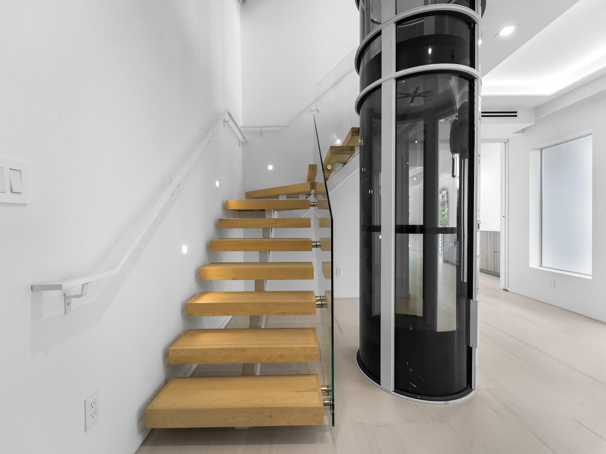 423 Hendricks Isle - Residential