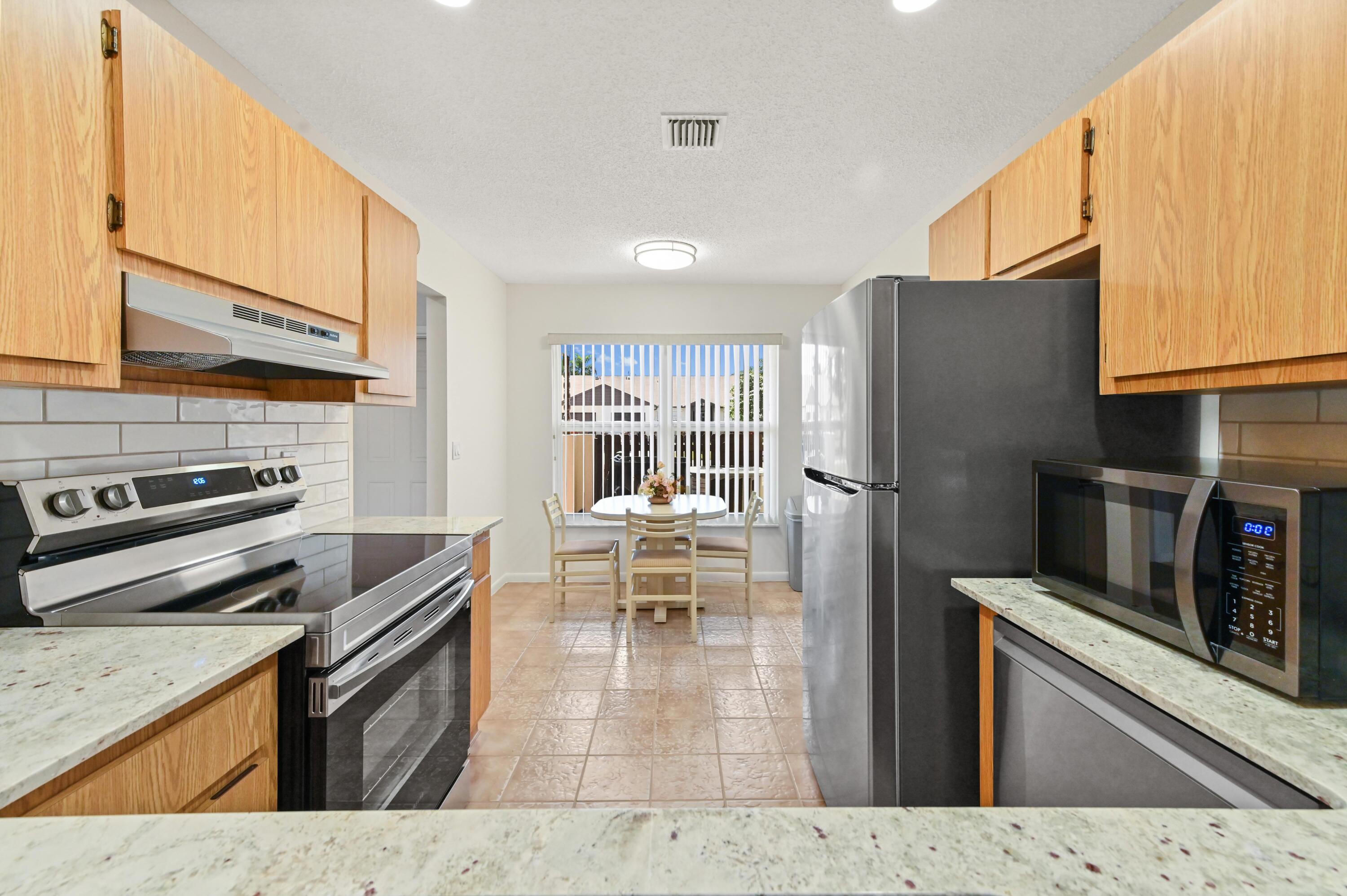 LAKES OF SHERBROOKE - Residential