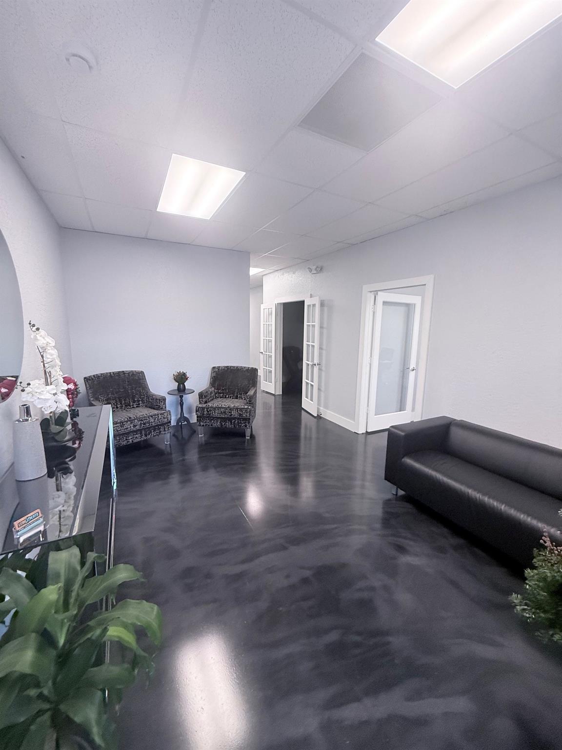 4851 W Hillsboro Blvd 5A