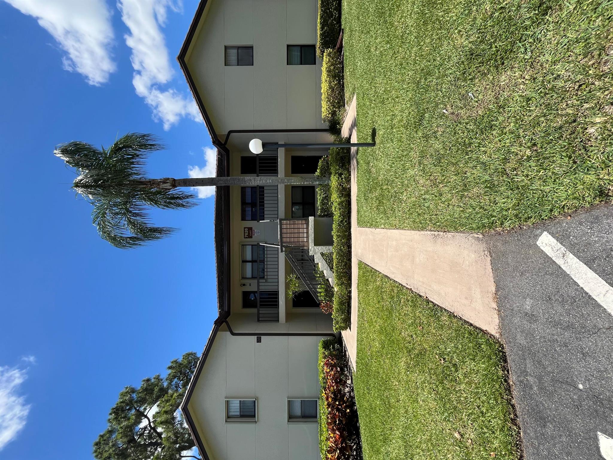 View Lake Worth, FL 33467 condo