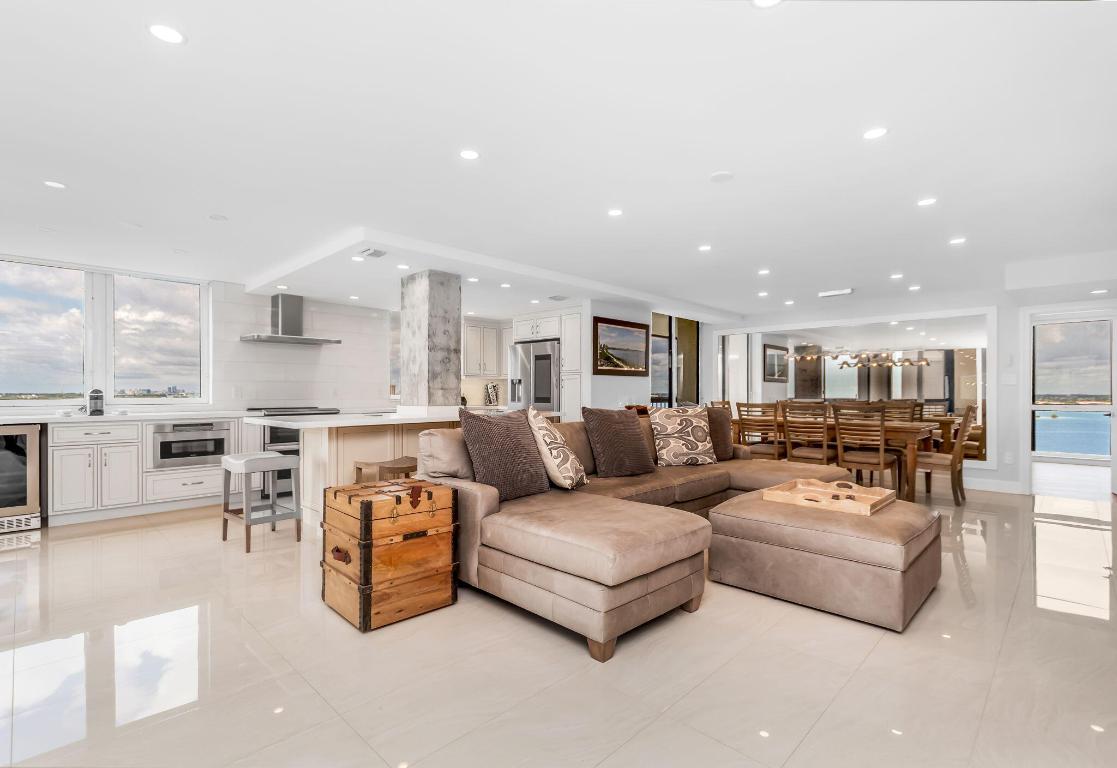 EASTPOINTE CONDO - Residential Lease