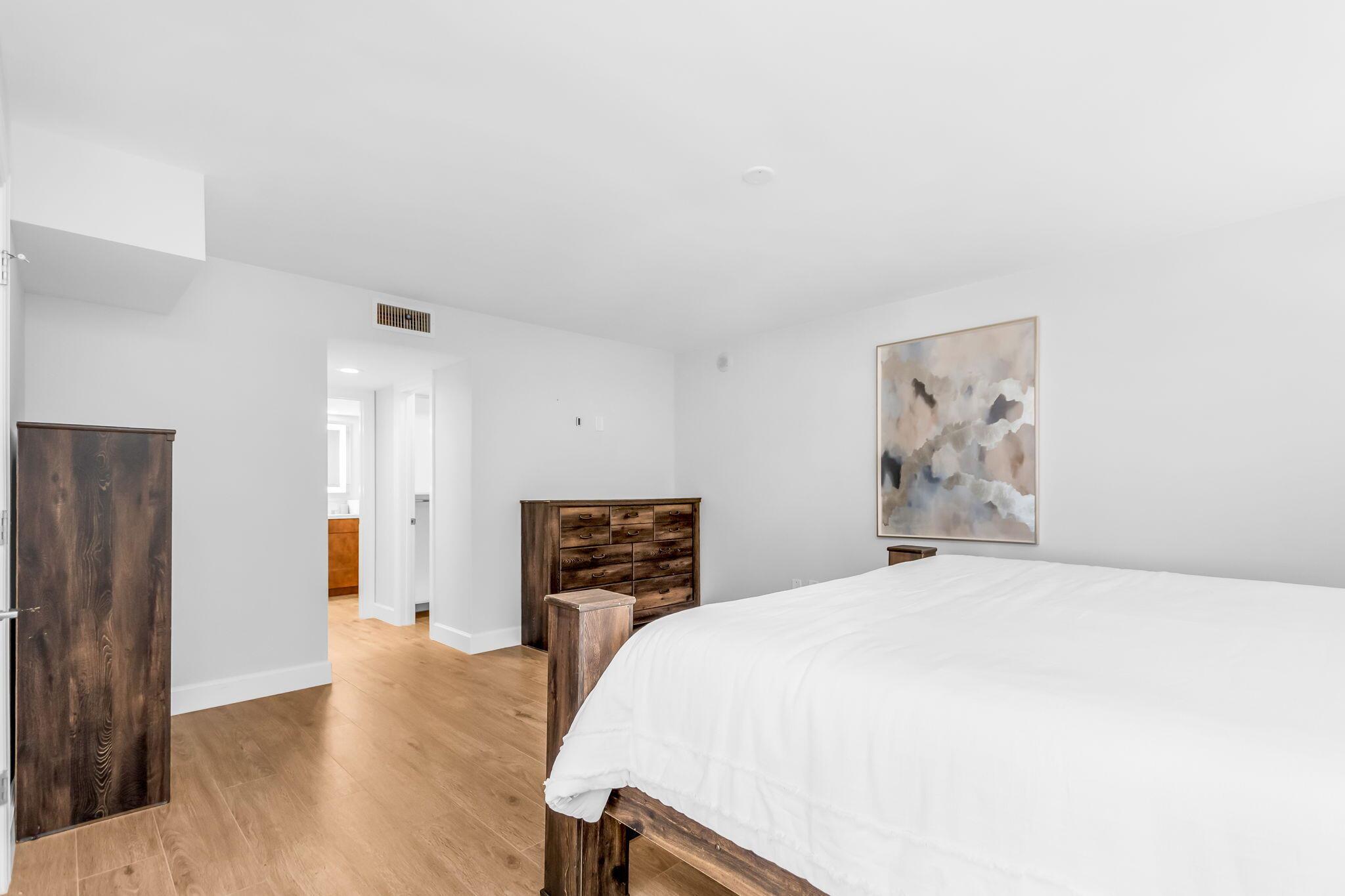 EASTPOINTE CONDO - Residential Lease