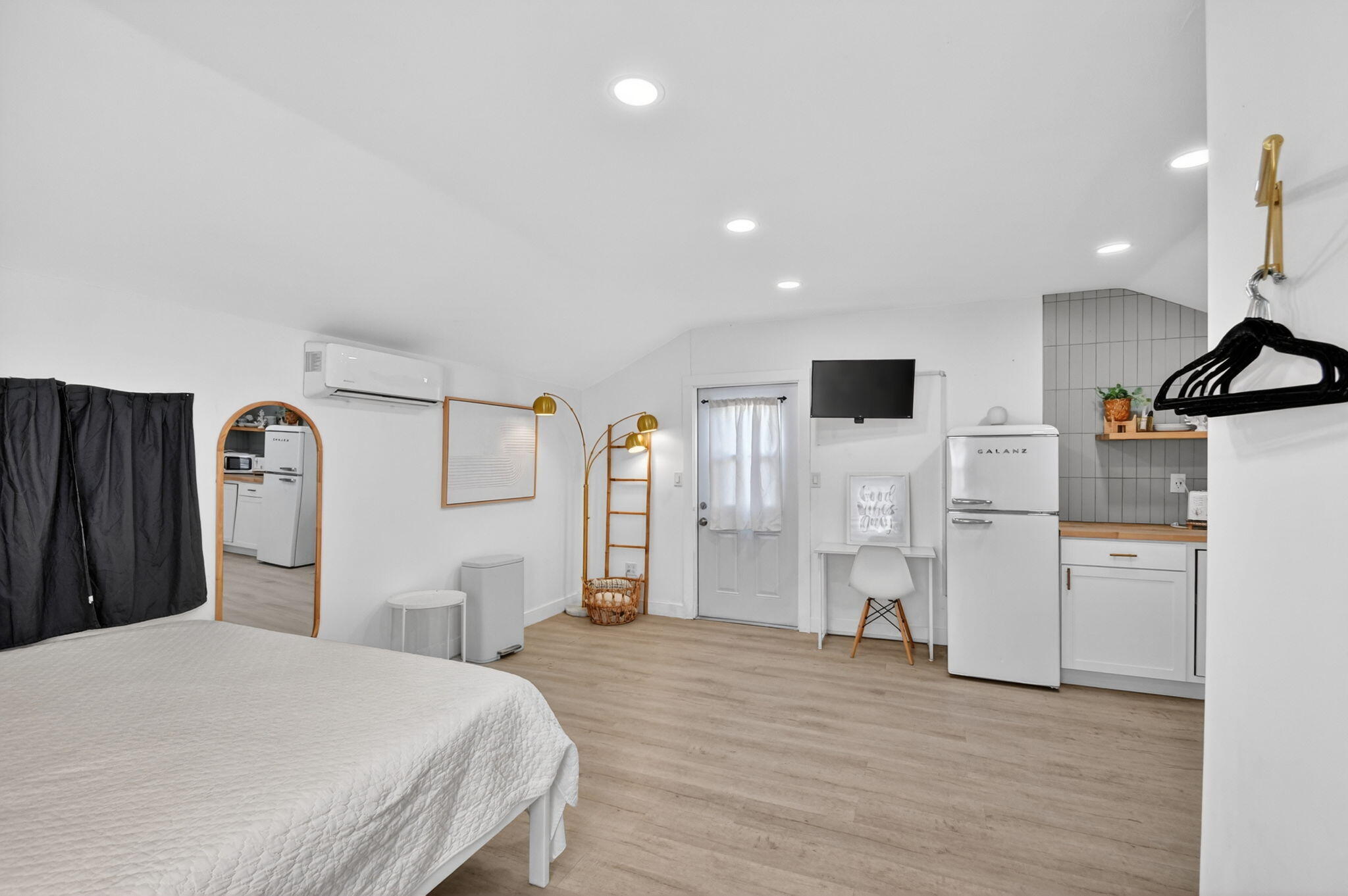 LAKE WORTH TOWN OF - Residential