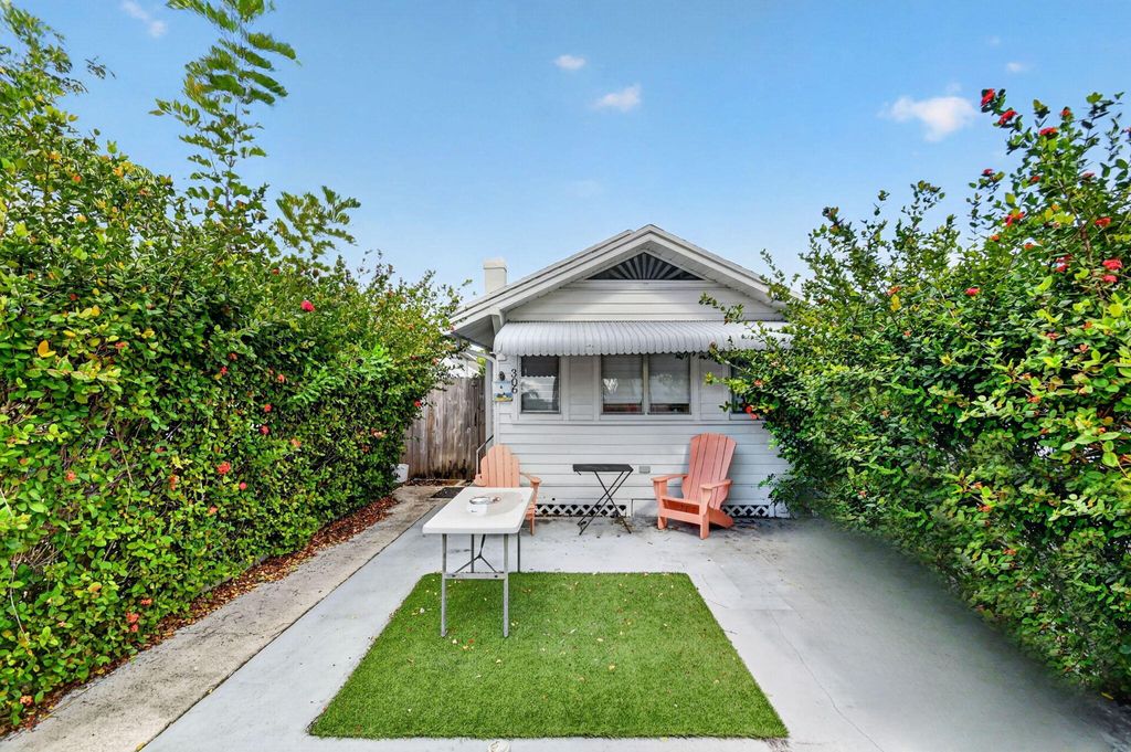 Photo of 306 N J Street, Lake Worth Beach, FL 33460 (MLS # B26015897)