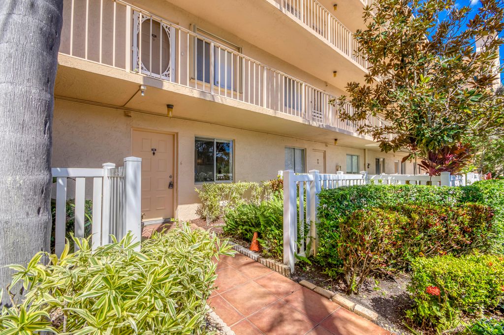 Photo of 6865 Huntington Lane #105, Delray Beach, FL 33446 (MLS # B26034303)