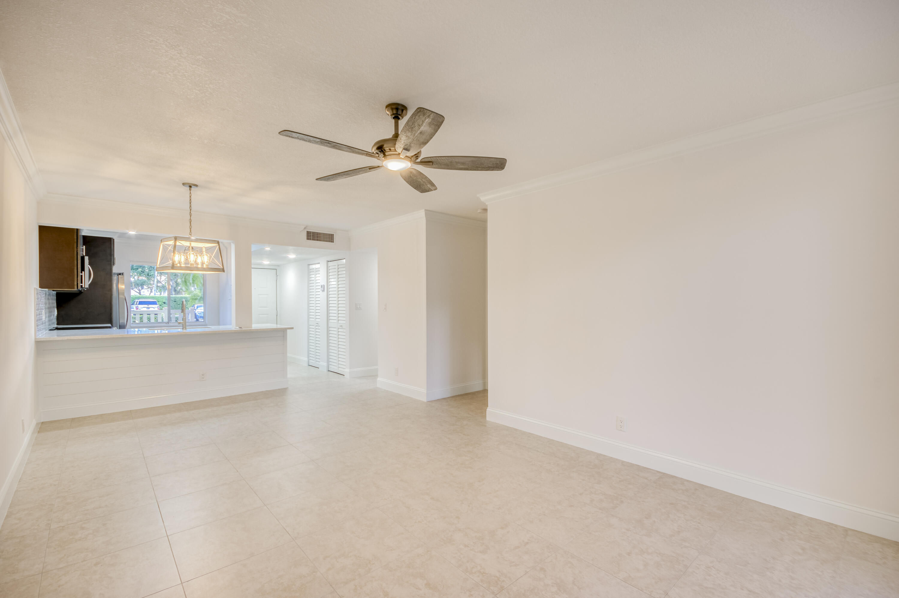 HUNTINGTON LAKES SEC TWO CONDOS - Residential Lease